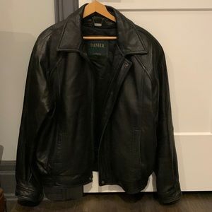 Men’s Danier Leather Jacket. Size Large
